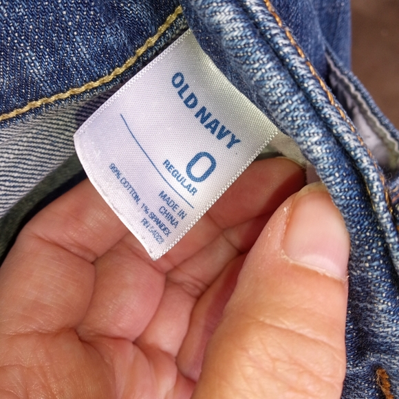 Size 0 old Navy jeans - Picture 2 of 4